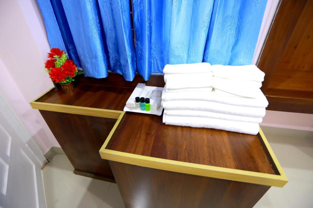 Base9 Cochin Airport Hotel Nedumbassery Exterior foto